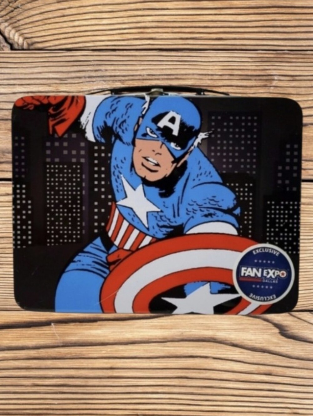 2016 MARVEL CAPTAIN AMERICAN FAN EXPO EXCLUSIVE  METAL LUNCH BOX